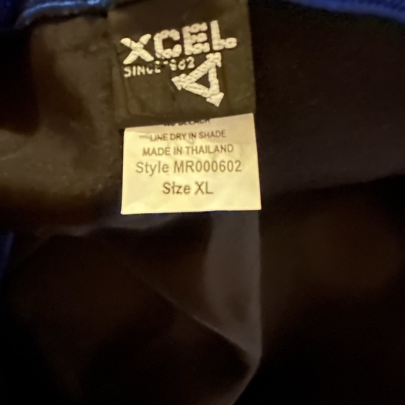 Xcel boys Wetsuit tops (2) - Picture 8 of 9